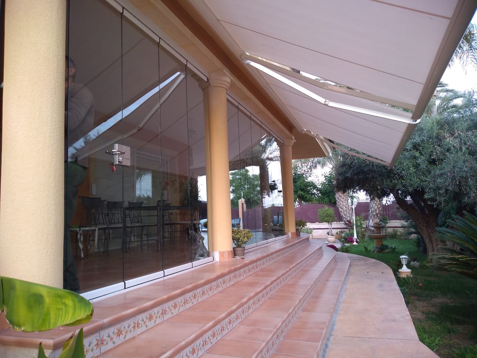 Balcón acristalado con sistema corredero en Torrevieja
